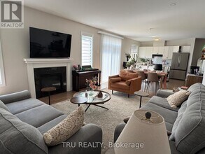 736 Eminence St in Ottawa, ON - Building Photo - Building Photo