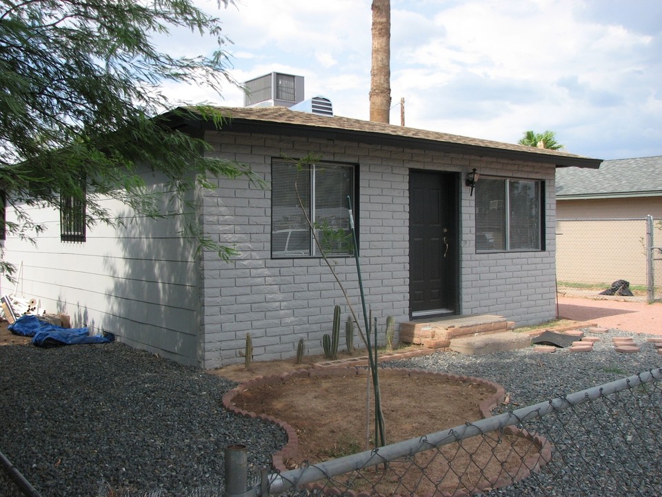 6124 W Glenn Dr in Glendale, AZ - Building Photo