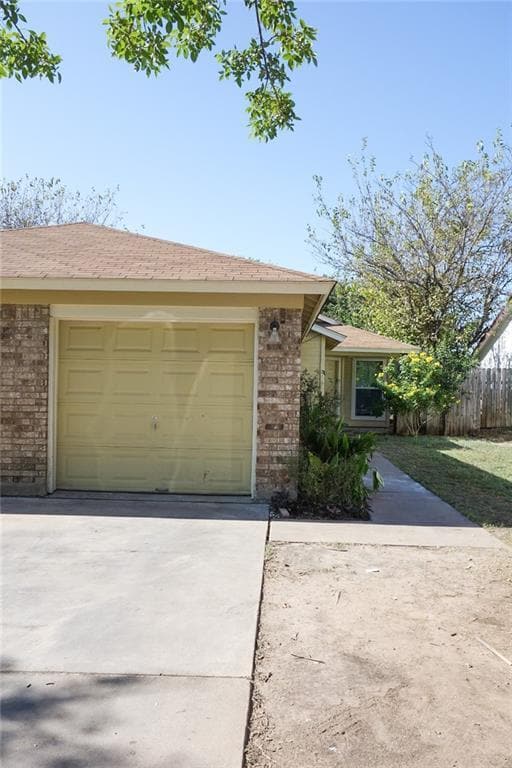 9714 Eastwend Dr in Austin, TX - Building Photo - Building Photo