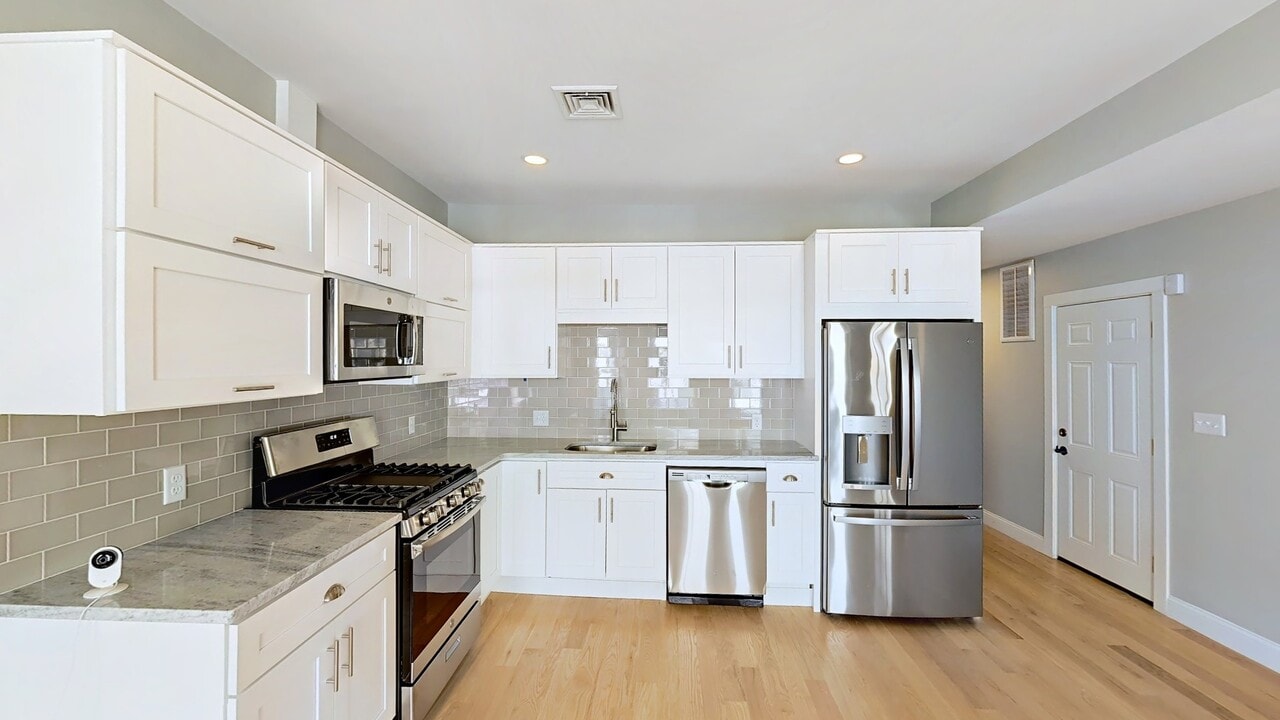 42 Hano St, Unit 1 in Boston, MA - Foto de edificio