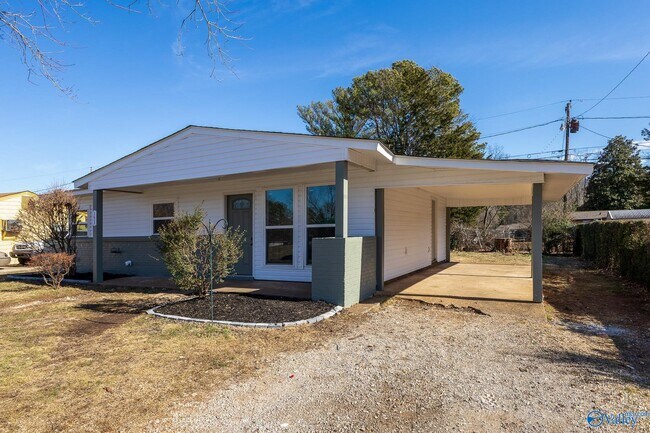 153 Wilkenson Dr NE in Huntsville, AL - Building Photo - Building Photo