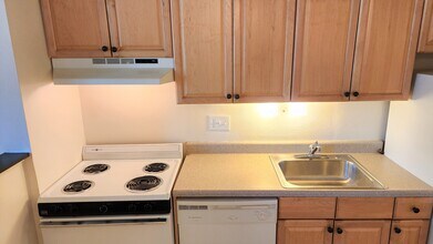 918 S Logan St, Unit 103 in Denver, CO - Building Photo - Building Photo