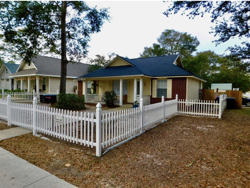 1000 N D St in Pensacola, FL - Building Photo