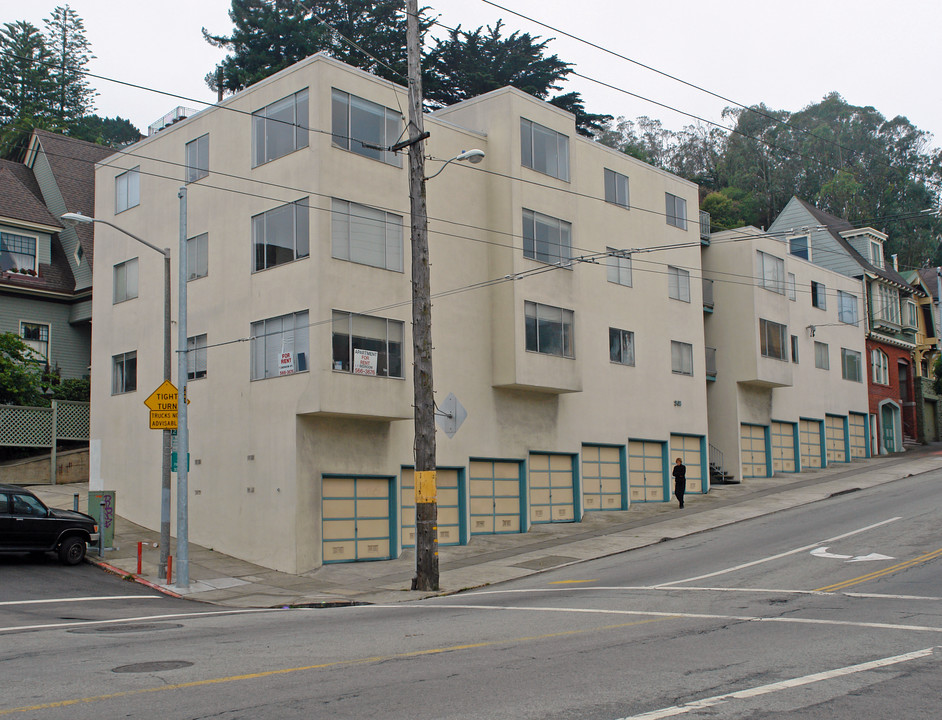 301 Parnassus Ave in San Francisco, CA - Building Photo