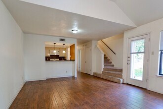 7804 Chimayo Cove in Austin, TX - Building Photo - Building Photo