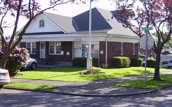 5830 S Kelly Ave, Unit #1 in Portland, OR - Building Photo