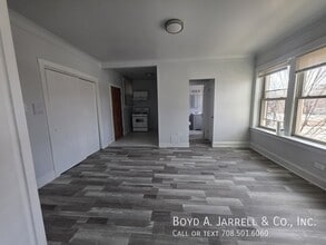 10855 S Vernon Ave in Chicago, IL - Building Photo - Building Photo