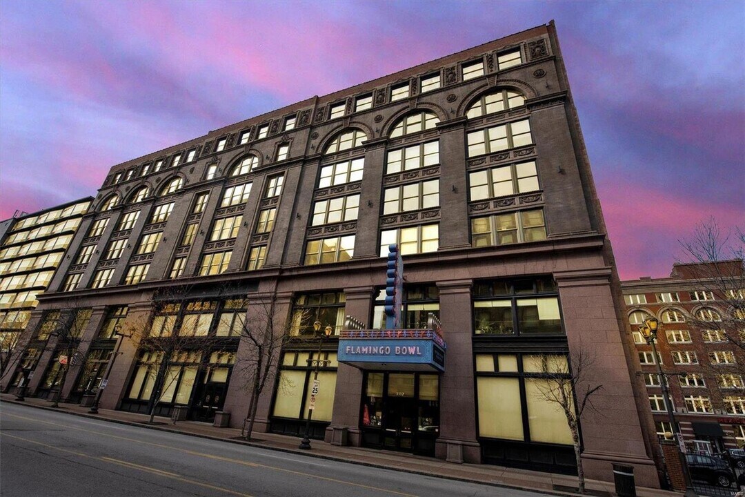 1114 Lucas Ave, Unit 609 in St. Louis, MO - Foto de edificio