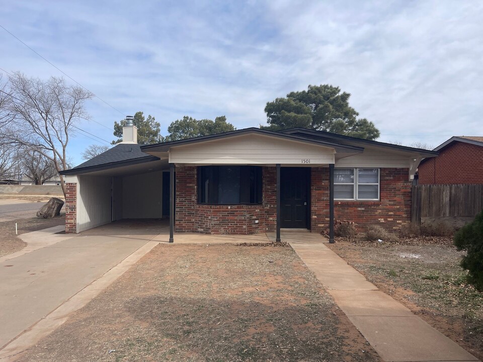 1501 S Avenue M in Lamesa, TX - Building Photo