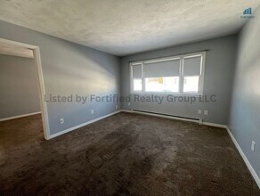 2352 S Main St in Fall River, MA - Building Photo - Building Photo