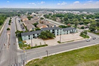 903 Canterbury, Unit 1203 in San Antonio, TX - Building Photo - Building Photo