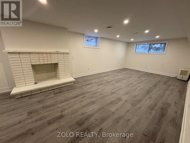 3 Highcroft Rd in Barrie, ON - Building Photo - Building Photo