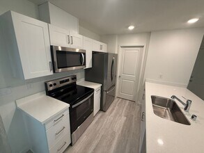 977 Scenic Sky Ln in Sacramento, CA - Building Photo - Building Photo