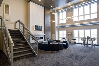 University Hill Village - UHV Building 2 in Sioux Falls, SD - Foto de edificio - Building Photo
