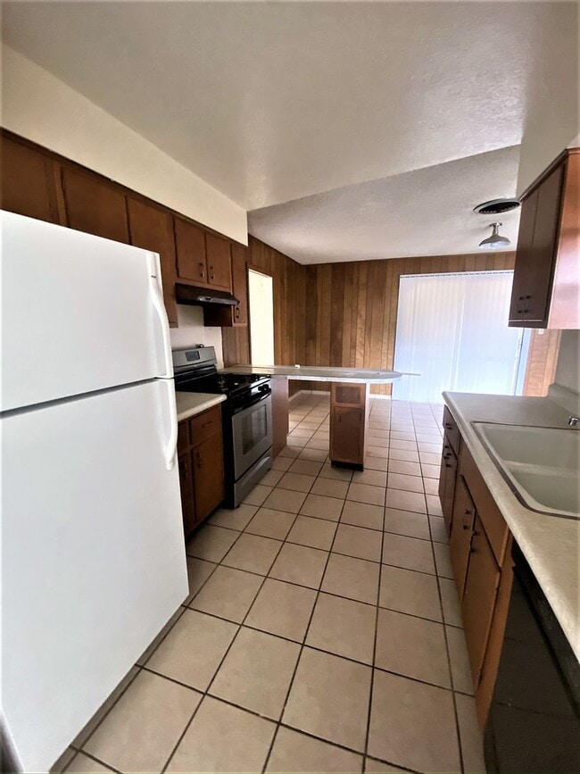 1829 Bromilow St in Las Cruces, NM - Building Photo - Building Photo