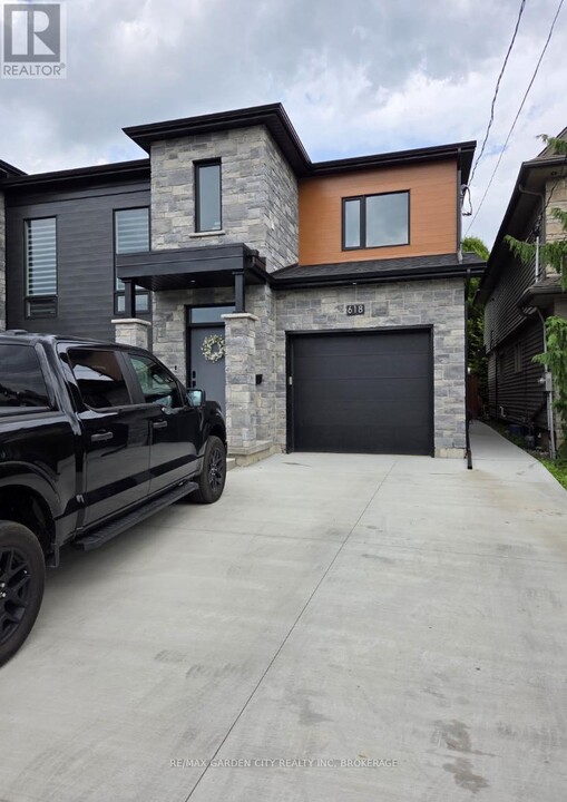618 Clare Ave in Welland, ON - Building Photo