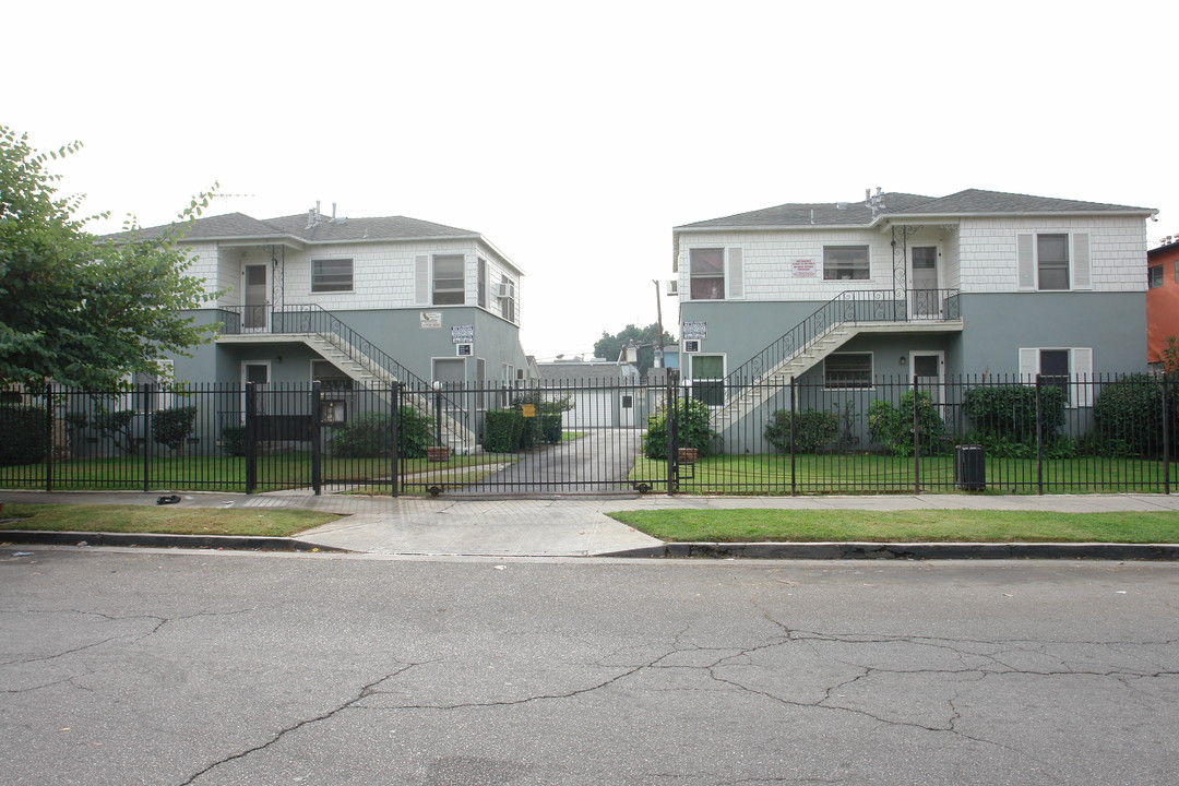 14240-14248 Delano St in Van Nuys, CA - Building Photo