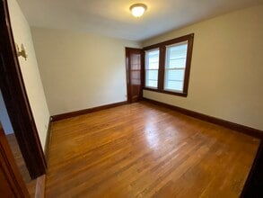 13 Clark Street - 1st Floor, Unit 2nd Floor in Ansonia, CT - Foto de edificio - Building Photo