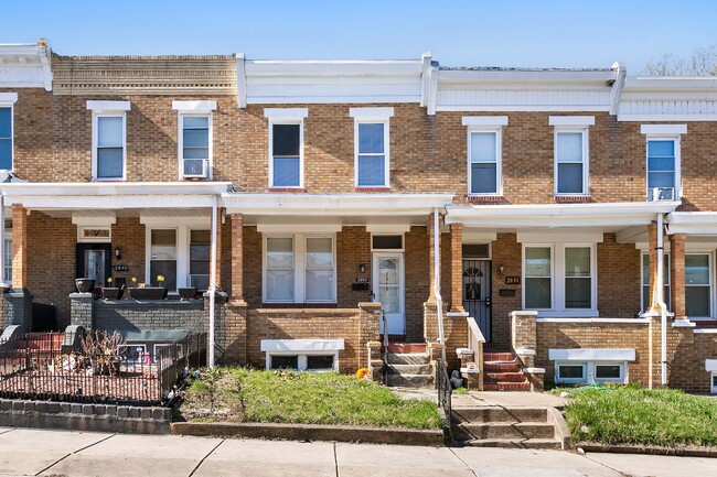 property at 2843 Pelham Ave