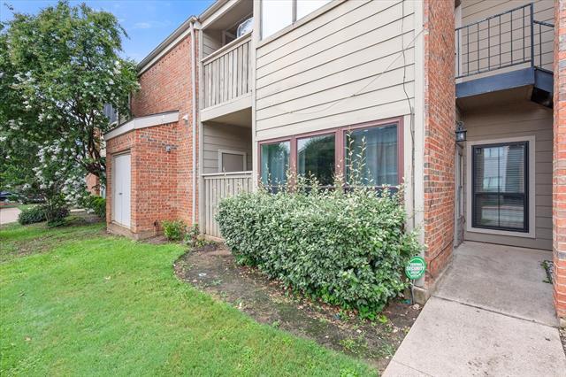 2105 Count Fleet Dr in Arlington, TX - Building Photo - Building Photo