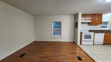 1007 10th St in Piney Green, NC - Building Photo - Building Photo