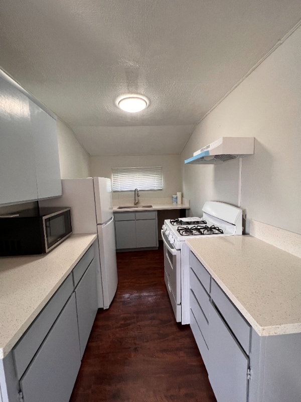37632 Yermo Rd in Yermo, CA - Building Photo - Building Photo