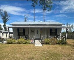 2301 Hollister Rd in Babson Park, FL - Building Photo