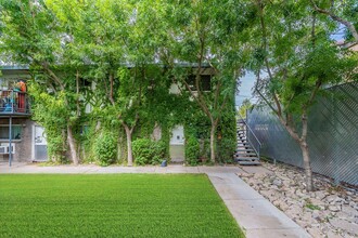 Beautiful Renovations One and Two Bedrooms... in Tempe, AZ - Building Photo - Interior Photo