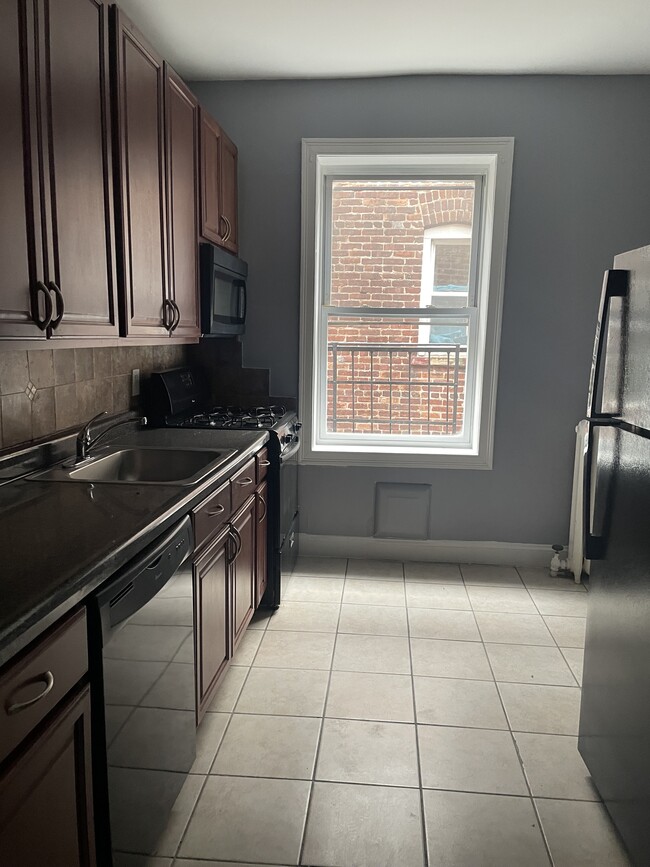 729 Avenue A, Unit 11 in Bayonne, NJ - Building Photo - Building Photo