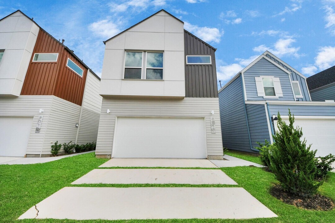 3015 Pelon Cay Dr in Houston, TX - Building Photo