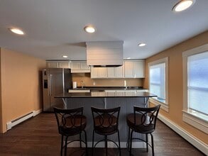 258 Walnut St in Bridgewater, MA - Building Photo - Building Photo