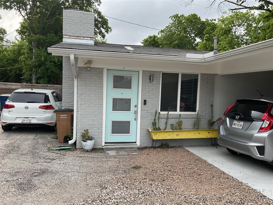 6306 Vioitha Dr in Austin, TX - Building Photo