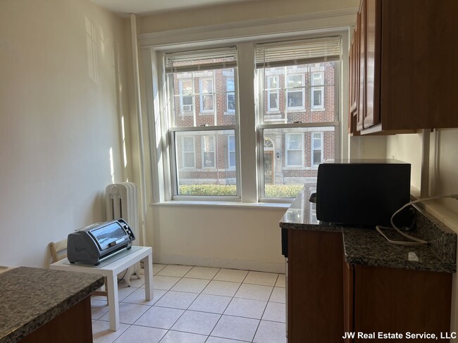 335 Harvard St, Unit 1R in Cambridge, MA - Building Photo - Building Photo