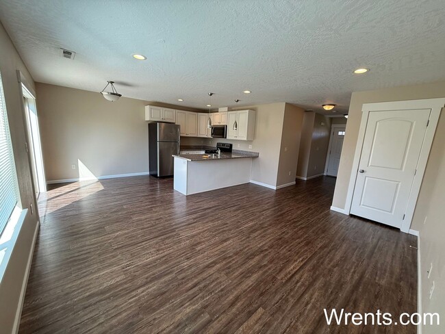 property at 10427-10429 E Maxwell Ave