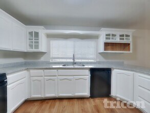 304 Robert St in Antioch, CA - Building Photo - Building Photo