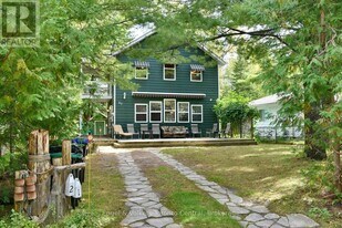 21 47th St N in Wasaga Beach, ON - Building Photo