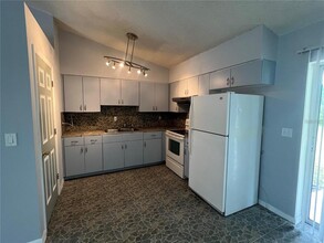 23 Richmond Dr in Palm Coast, FL - Foto de edificio - Building Photo