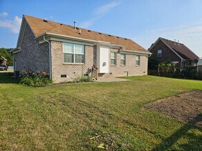 403 Persimmon Dr in Mount Washington, KY - Building Photo - Building Photo