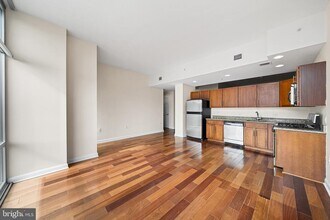 22 S Front St in Philadelphia, PA - Building Photo - Building Photo