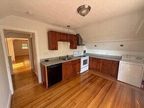 10 Bradford St in Quincy, MA - Building Photo - Building Photo