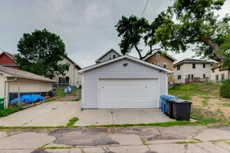 522 Newton Ave N, Unit 1 in Minneapolis, MN - Foto de edificio - Building Photo