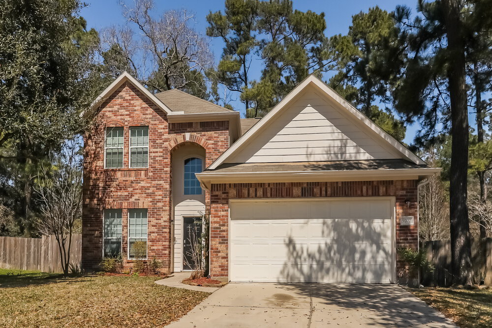 9202 Hidden Lake Cir in Magnolia, TX - Building Photo