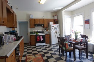 8 Greylock Rd, Unit 1 in Boston, MA - Building Photo