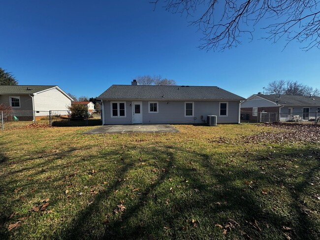 336 Cheltenham Dr in Winston-Salem, NC - Building Photo - Building Photo