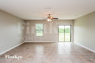 9627 Sage Creek Dr in Ruskin, FL - Building Photo - Building Photo