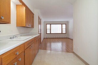 3523 Grand Ave S in Minneapolis, MN - Building Photo - Interior Photo