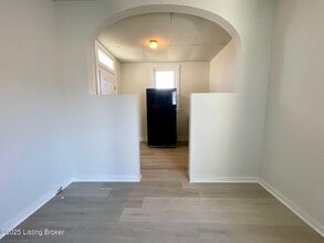 4116 W Broadway in Louisville, KY - Building Photo - Building Photo