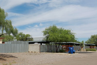 Silverado Flats in Tucson, AZ - Foto de edificio - Building Photo