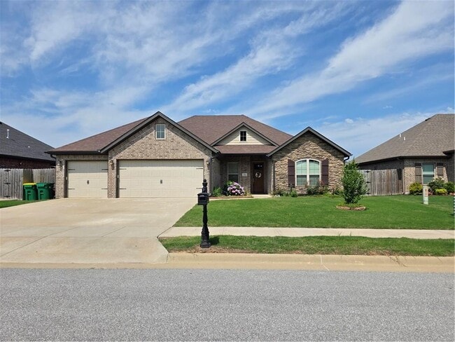 property at 751 Bob Glen Cir