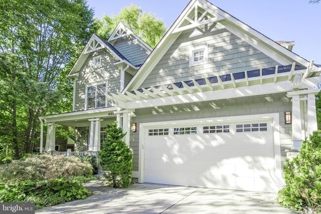 4501 Walsh St in Chevy Chase, MD - Foto de edificio - Building Photo